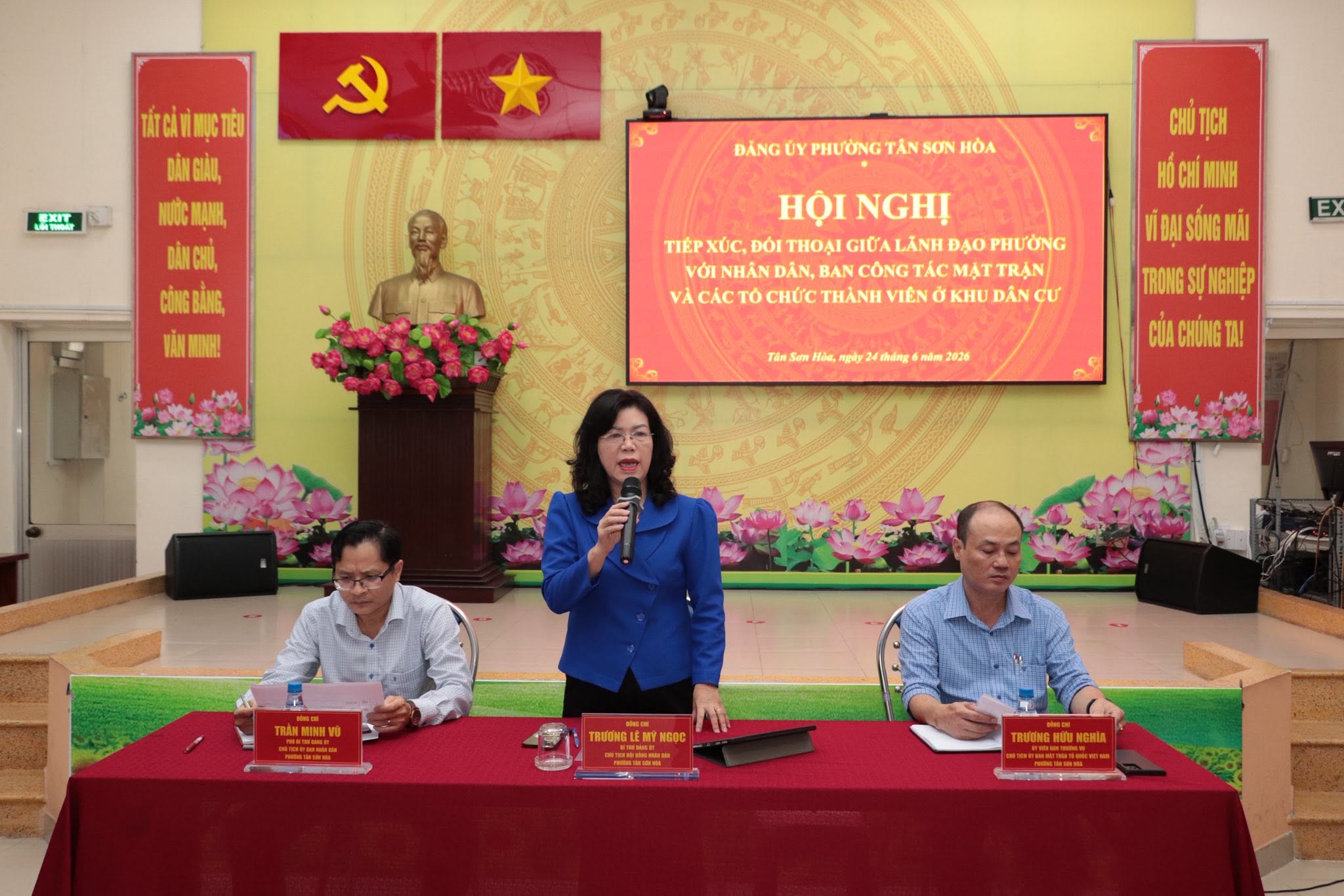 PHƯỜNG TÂN SƠN HÒA TỔ CHỨC HỘI NGHỊ TIẾP XÚC, ĐỐI THOẠI GIỮA LÃNH ĐẠO PHƯỜNG VỚI NHÂN DÂN, BAN CÔNG TÁC MẶT TRẬN VÀ CÁC ĐOÀN THỂ KHU PHỐ
