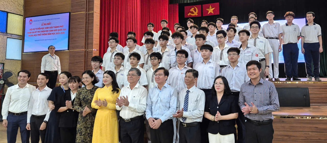 Nhiều học sinh trường 'thường' của TP.HCM vào đội tuyển học sinh giỏi quốc gia