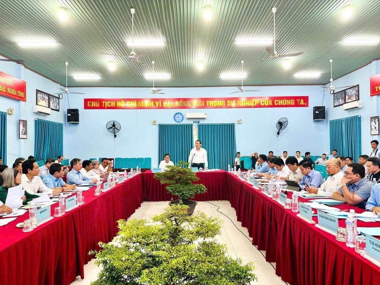 HỘI ĐỒNG NHÂN DÂN XÃ BÌNH MỸ TIẾP ĐOÀN BAN KINH TẾ -NGÂN SÁCH HĐND THÀNH PHỐ KHẢO SÁT DANH MỤC ĐẦU TƯ CÁC CÔNG TRÌNH CƠ SỞ HẠ TẦNG CHƯƠNG TRÌNH NÔNG THÔN MỚI GIAI ĐOẠN 2026  - 2030