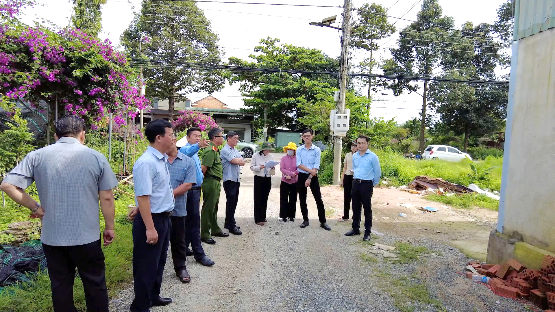 THƯỜNG TRỰC HĐND XÃ CHÂU PHA KHẢO SÁT CÔNG TÁC QUẢN LÝ TRẬT TỰ XÂY DỰNG