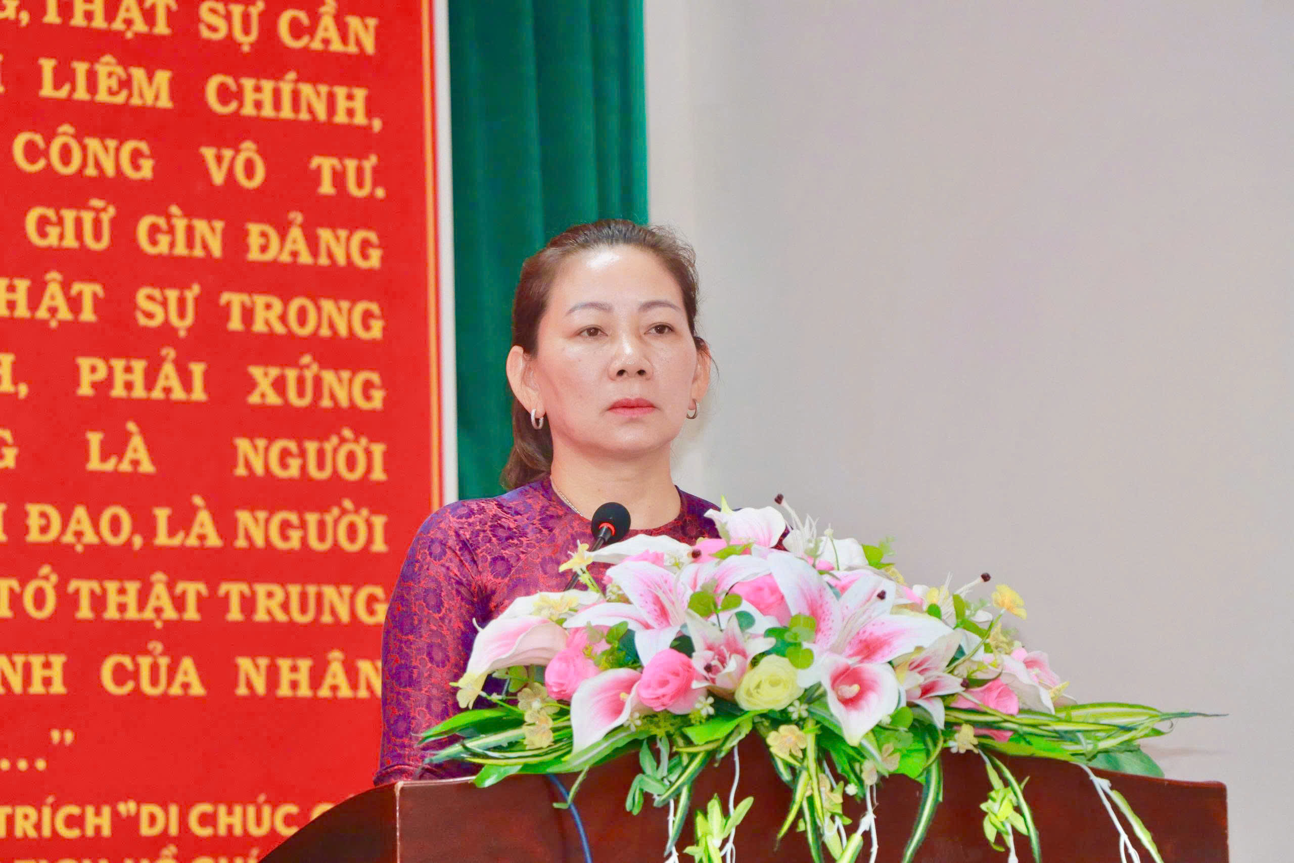 HỘI ĐỒNG NHÂN DÂN XÃ ĐẤT ĐỎ TỔ CHỨC KỲ HỌP THỨ NĂM KHÓA II, NHIỆM KỲ 2026 - 2031  (KỲ HỌP CHUYÊN ĐỀ)