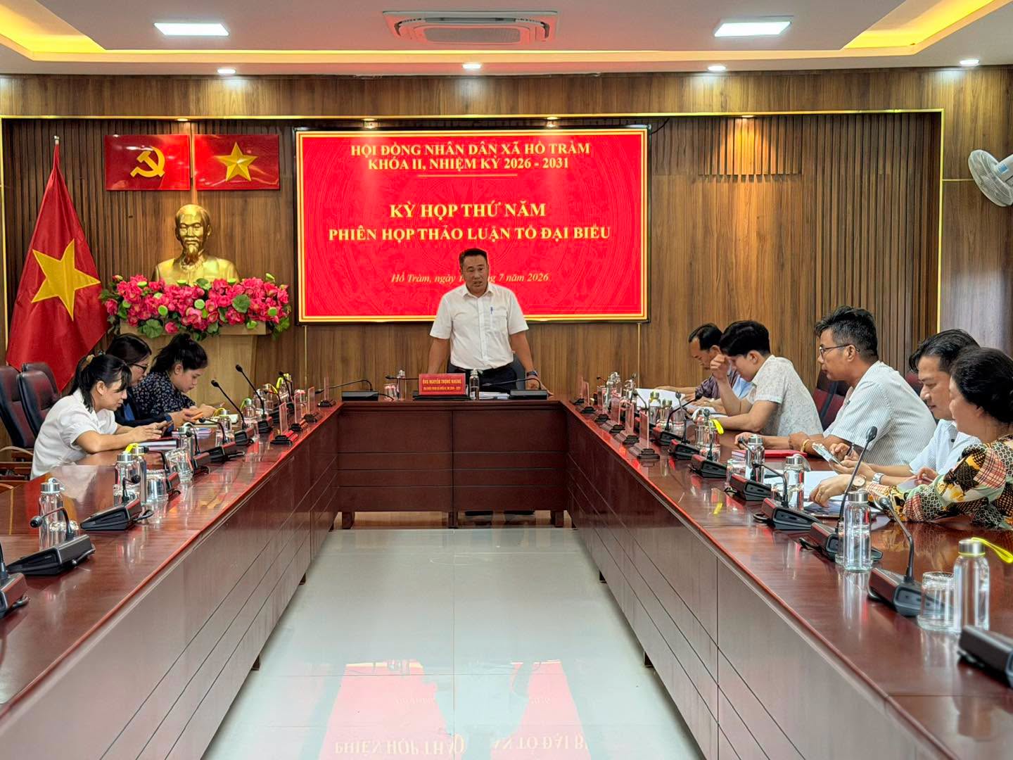 THẢO LUẬN TỔ ĐẠI BIỂU HĐND XÃ HỒ TRÀM TRƯỚC KỲ HỌP THỨ NĂM - HĐND XÃ KHÓA II, NHIỆM KỲ 2026-2031
