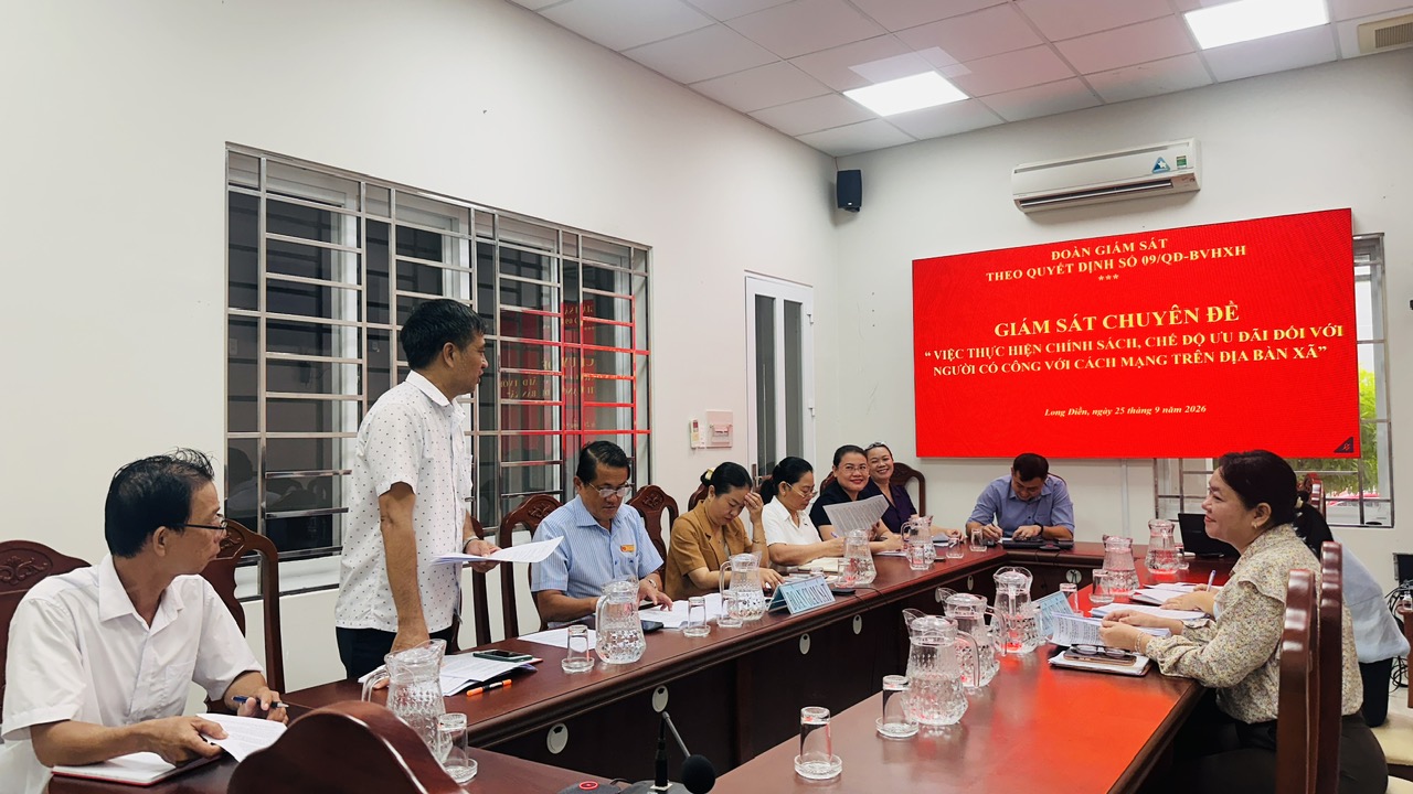 Ban Văn hoá-xã hội HĐND xã Long Điền giám sát việc thực hiện chính sách, chế độ ưu đãi đối với người có công với cách mạng trên địa bàn xã