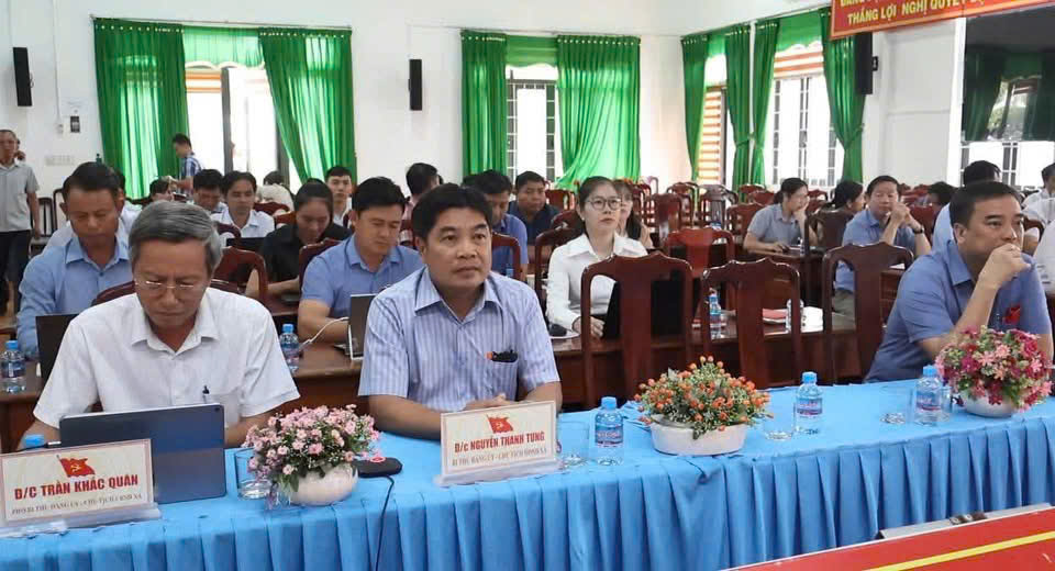 Đại biểu Hội đồng nhân dân xã Minh Thạnh tham dự Hội nghị toàn quốc nghiên cứu, học tập, quán triệt và triển khai thực hiện Nghị quyết Trung ương 3 khóa XIV