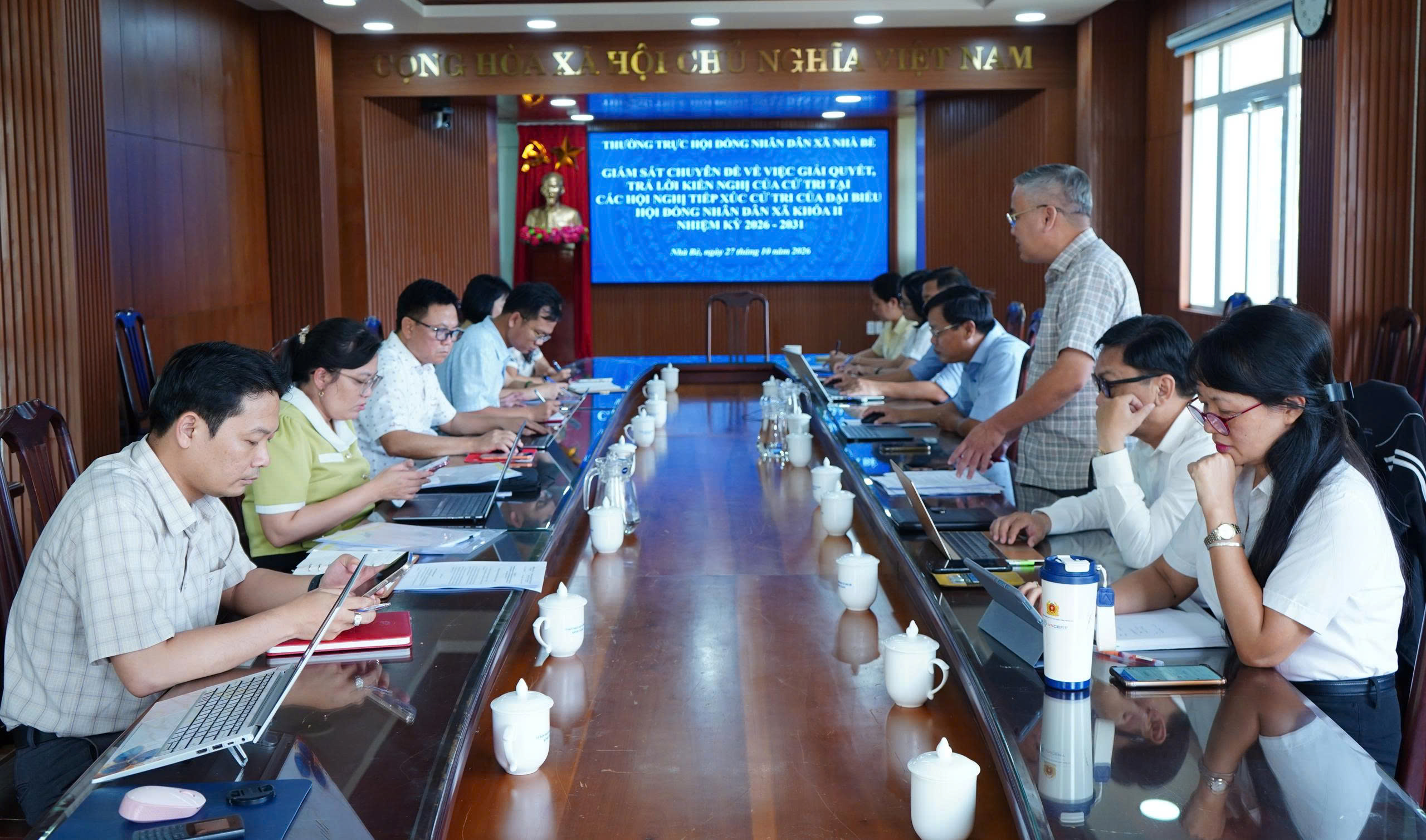 Thường trực HĐND xã Nhà Bè giám sát việc giải quyết, trả lời kiến nghị của cử tri