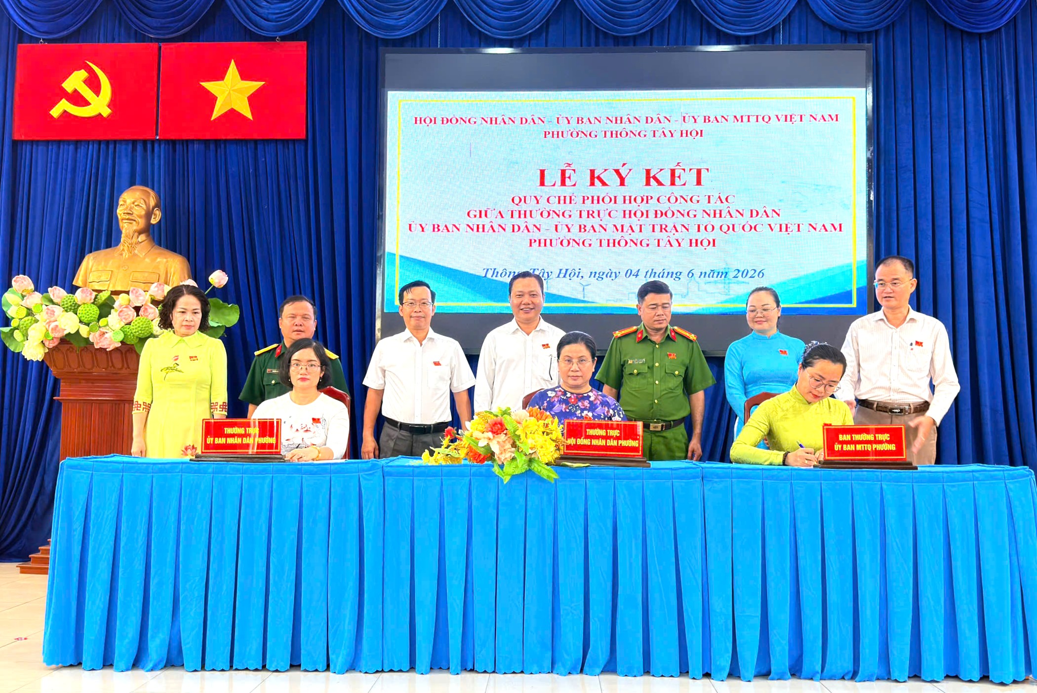 Thường trực HĐND, UBND và Ban Thường trực Ủy ban MTTQ Việt Nam phường Thông Tây Hội ký kết quy chế phối hợp công tác